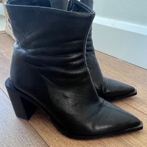 Intervalle brand ankle boots